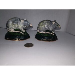 Heavy‎ metal opossum bookends